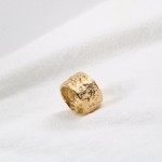 国潮设计陨石坑图案嘻哈潮流型女钛钢电镀18k金戒指女指环